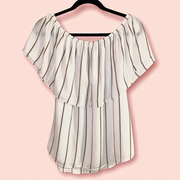 White house black market top, White with metallic stripes, perfect for spring! - Picture 4 of 6